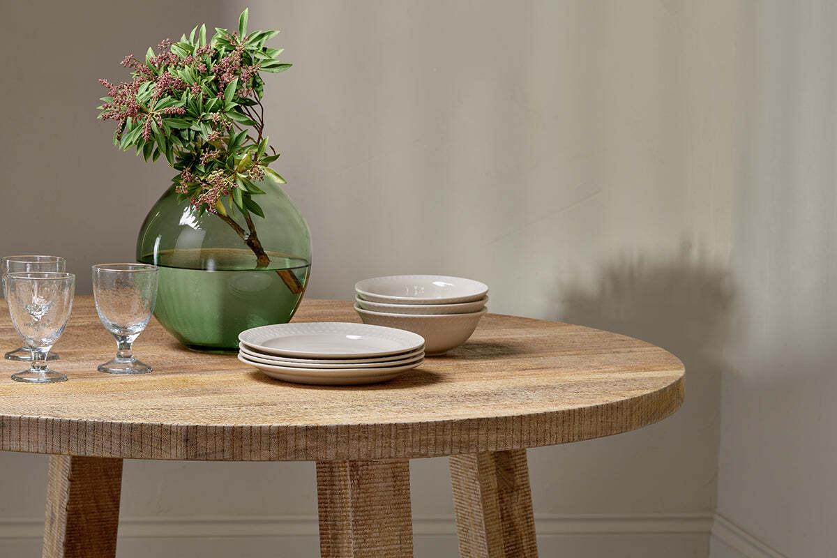 Indali Mango Wood Round Dining Table - Natural - Image 6