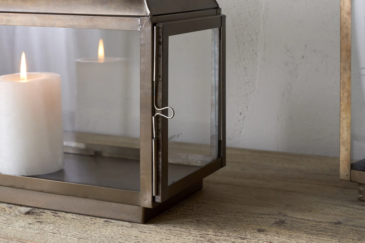 Kiwanda Wide Lantern - Antique Brass - Image 5