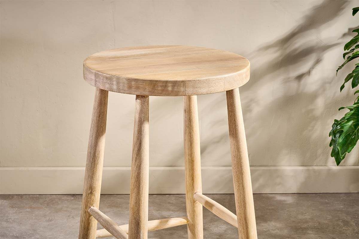 Mengwi Mango Wood Round Bar Stool - Natural - Image 3