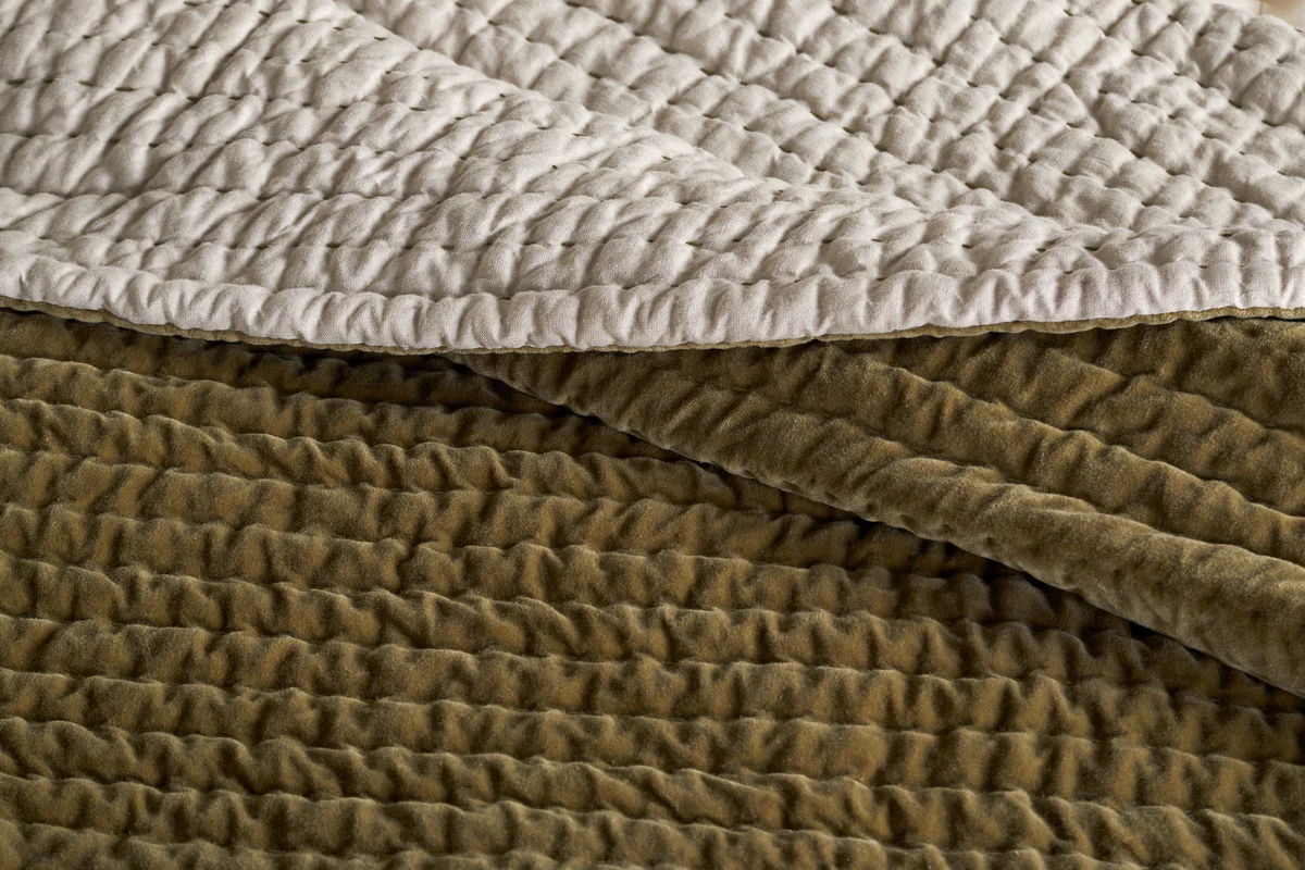 Nidra Velvet & Linen Bed Quilt - Moss - Image 3