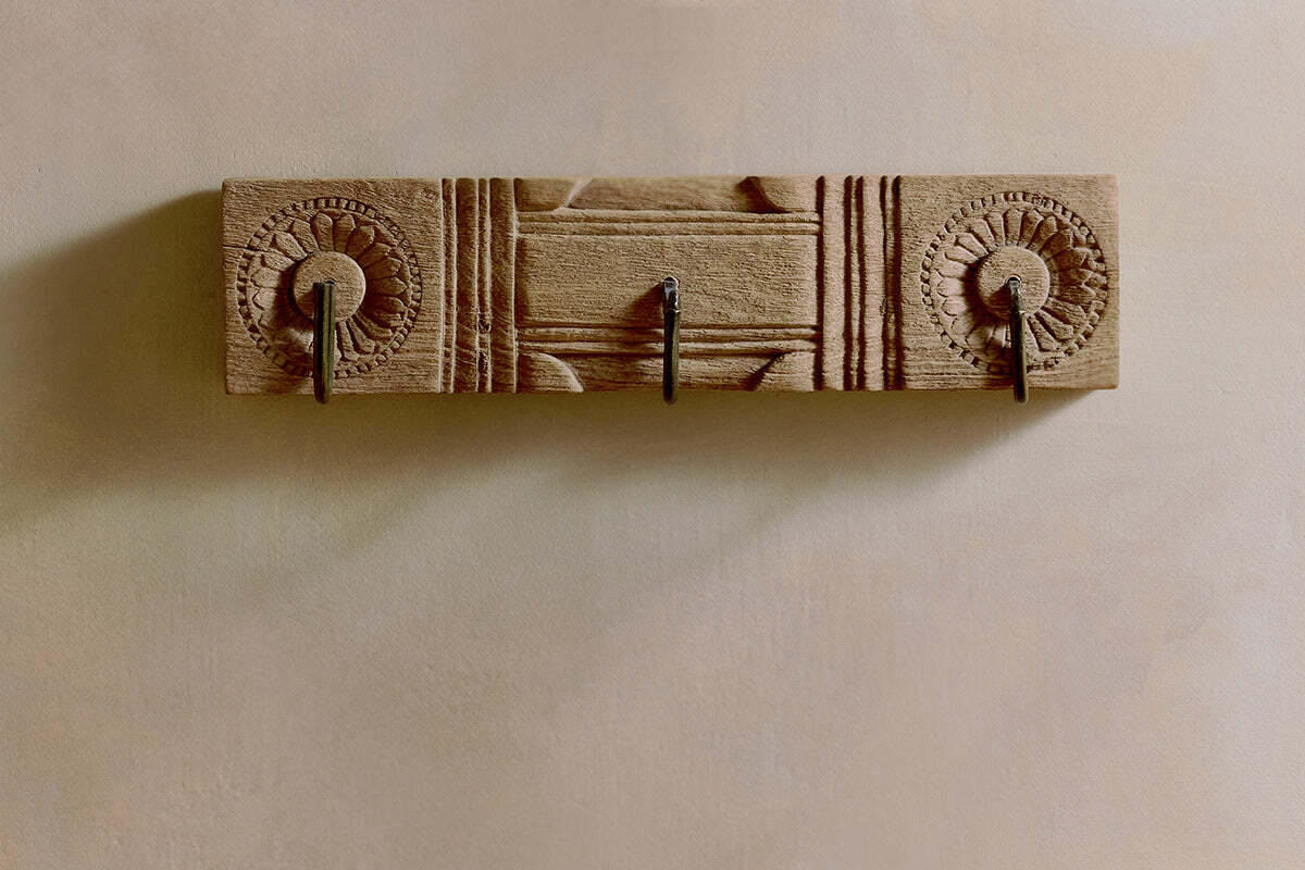 Veduru Mango Wood Carved Hook - Natural (Row of 3) - Image 3